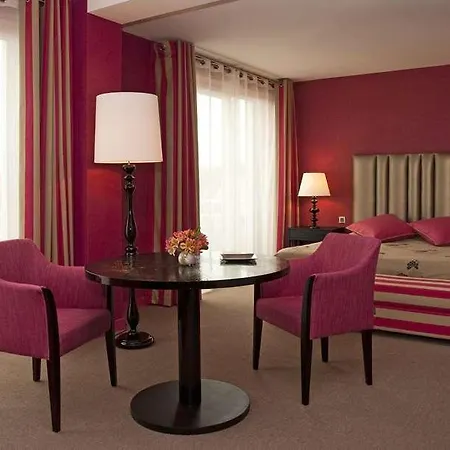 Hotel Grand De Solesmes - Teritoria 3*