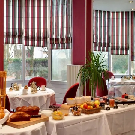 Hotel Grand De Solesmes - Teritoria